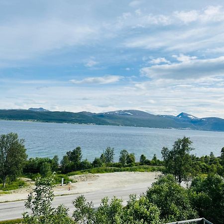 Apartment In Tromso With Sea And Mountain View Bagian luar foto